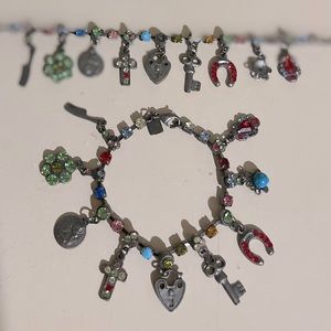 Vintage charm bracelet. Crystals.